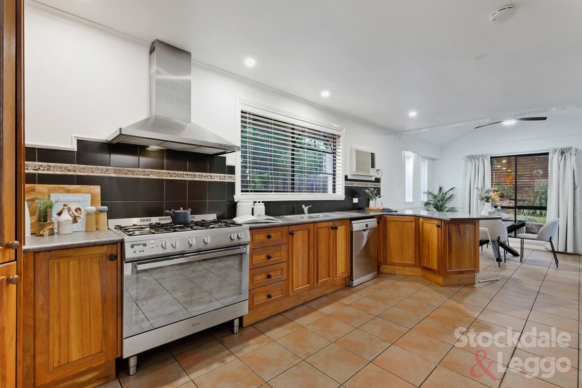 77 Devereaux Street, Oak Park VIC 3046, Oak Park - Thumbnail 3