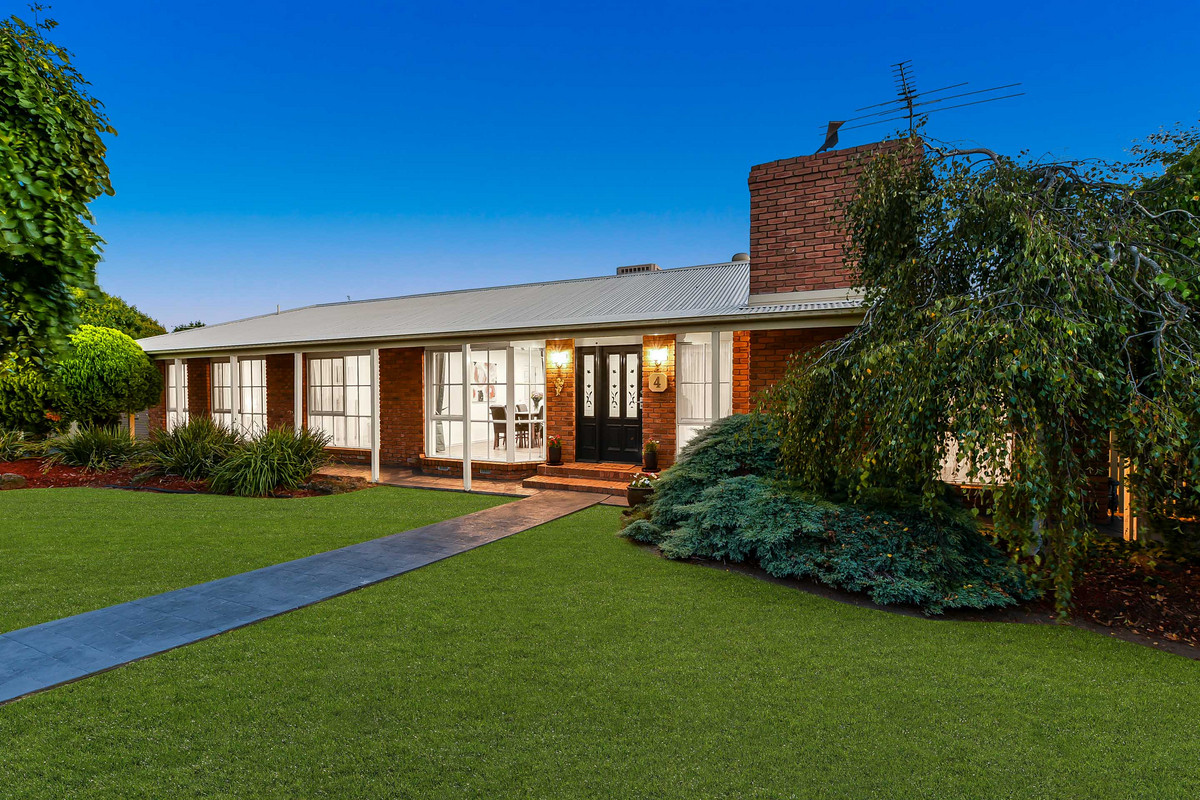 4 Norwood Court, Cranbourne VIC 3977, Cranbourne - Thumbnail 2