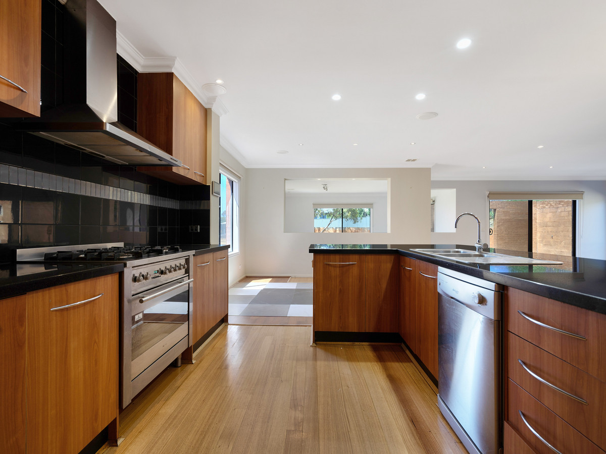 3 Bruce Court, Bacchus Marsh VIC 3340, Bacchus Marsh - Thumbnail 3