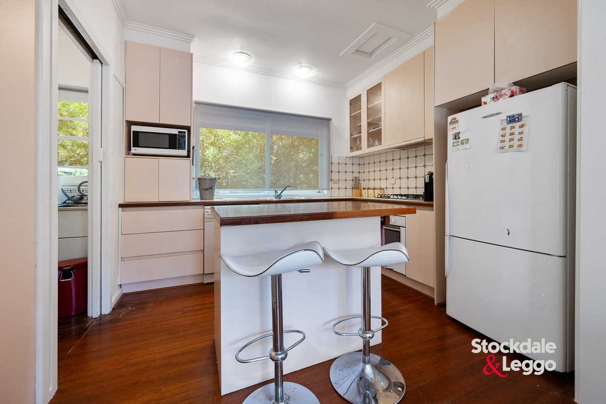 16 Tower Street, INVERLOCH VIC 3996, Inverloch - Thumbnail 2