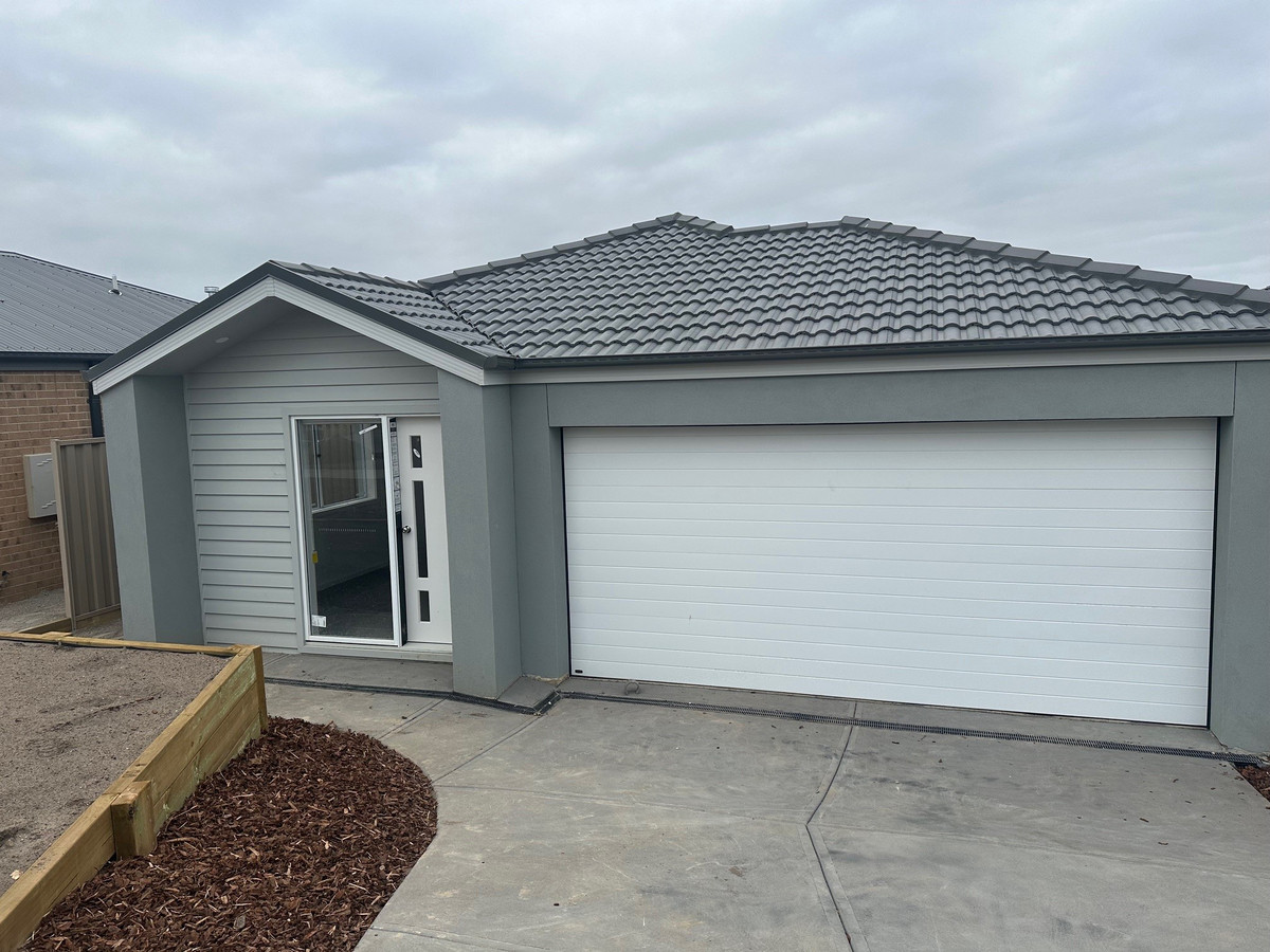 1 Saunders Way, Pakenham VIC 3810 Stockdale & Leggo