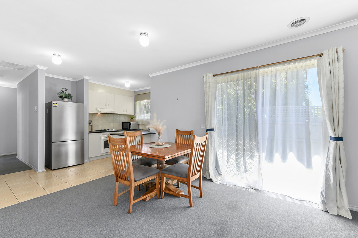 2 / 70 Robjant Street, Hampton Park VIC 3976, Hampton Park - Thumbnail 4