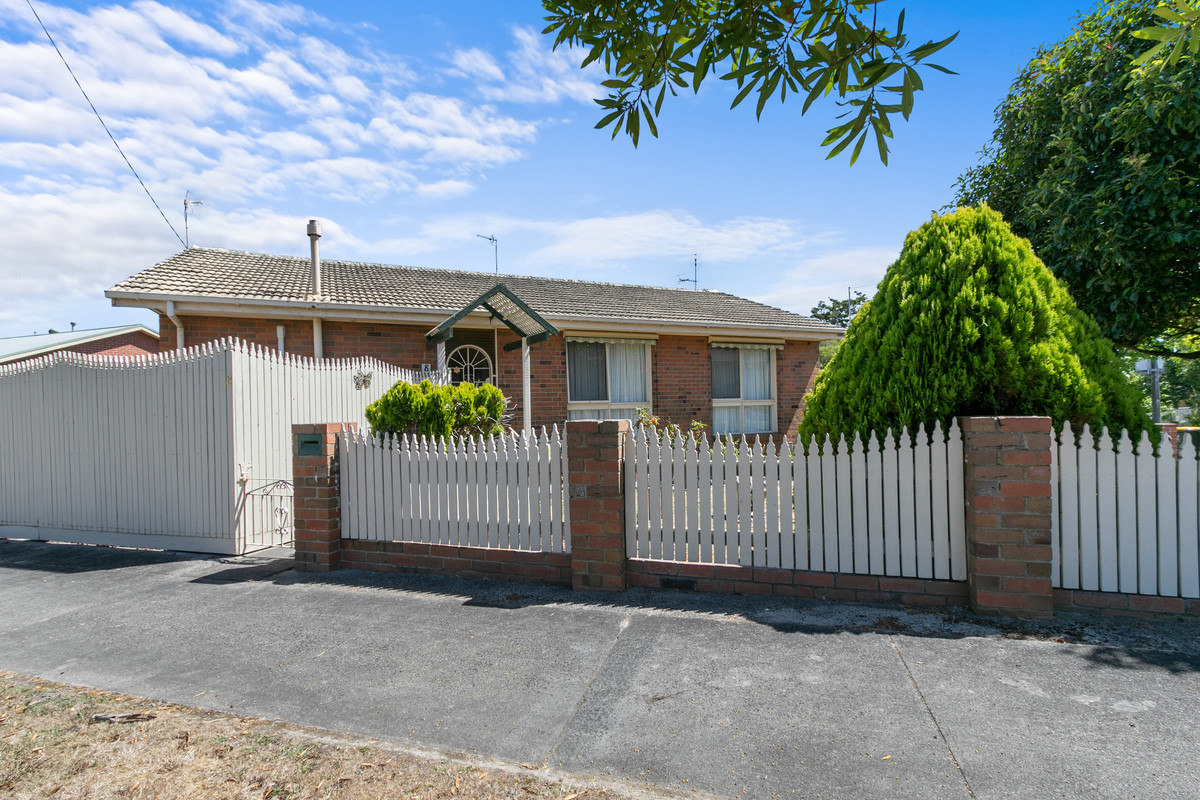 8 Ritchie Road, CHURCHILL VIC 3842, Churchill - Thumbnail 2