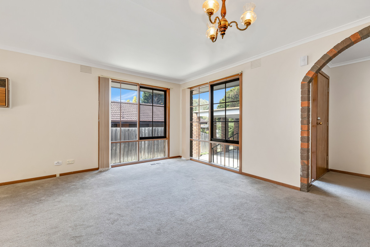 24 Helsal Drive, WANTIRNA SOUTH VIC 3152, Wantirna South - Thumbnail 3