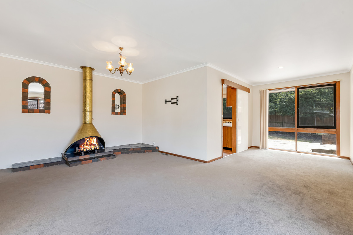 24 Helsal Drive, WANTIRNA SOUTH VIC 3152, Wantirna South - Thumbnail 4