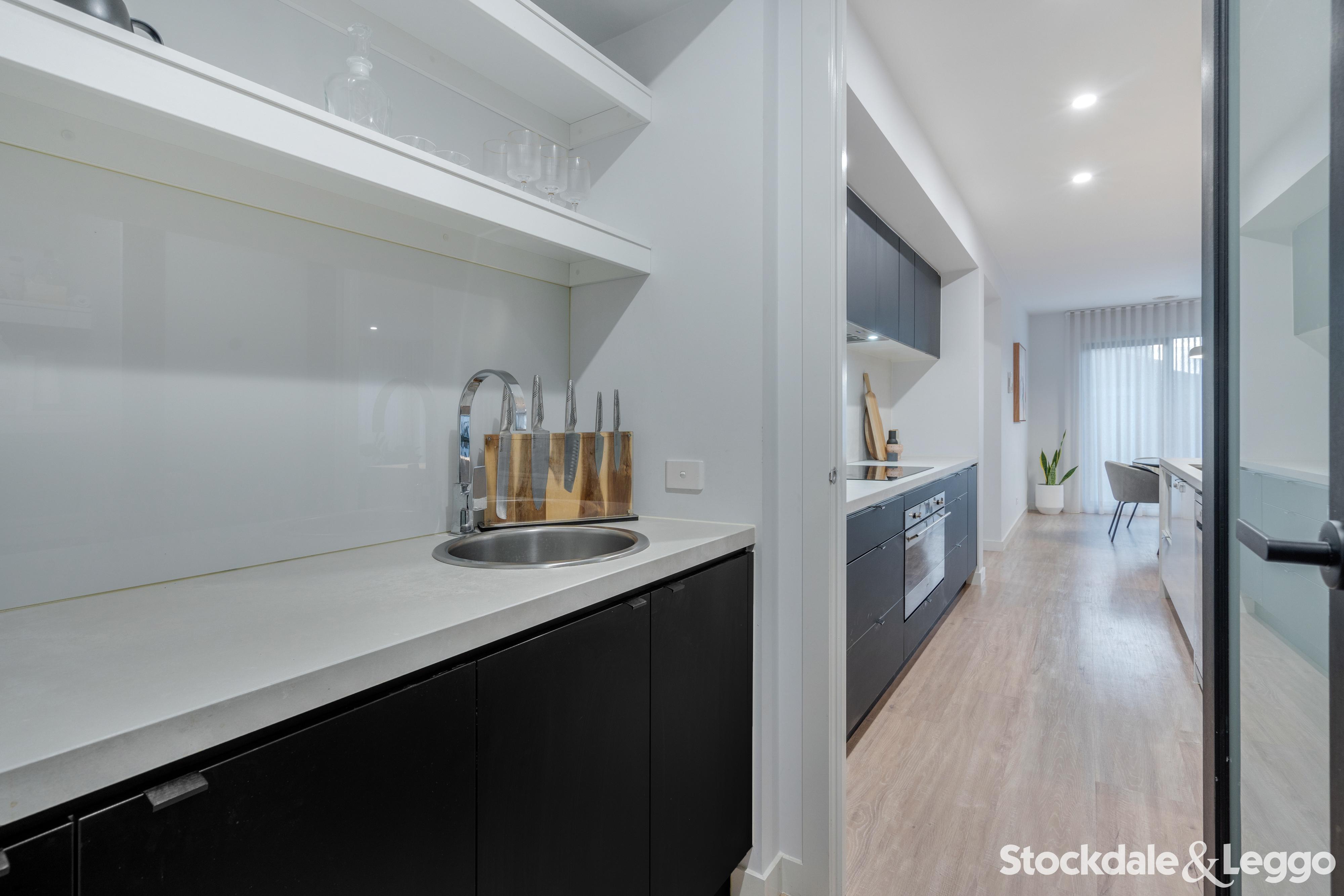 11 Glenferrie Avenue, Mickleham VIC, Mickleham - Thumbnail 4
