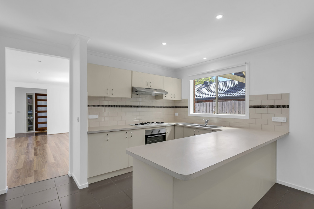 34 Joyce Street, Cranbourne West VIC 3977, Cranbourne West - Thumbnail 4