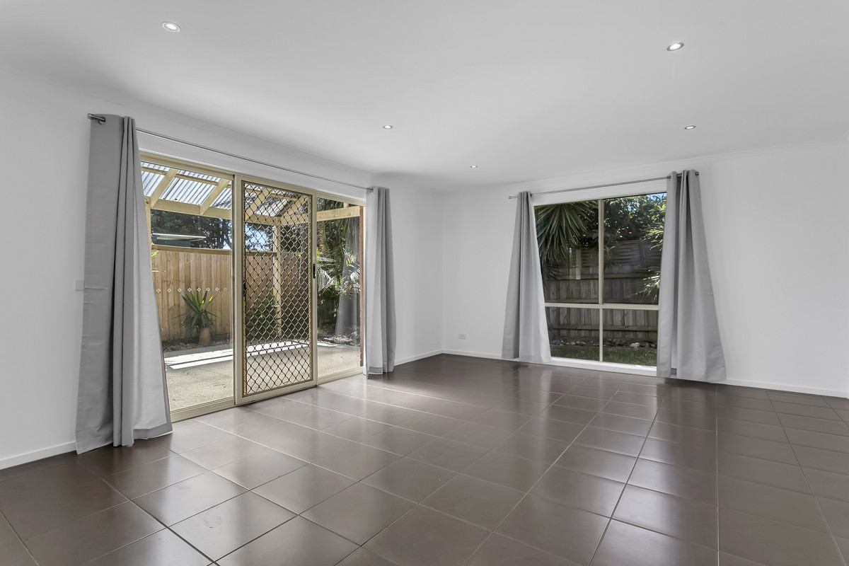 34 Joyce Street, Cranbourne West VIC 3977, Cranbourne West - Thumbnail 5