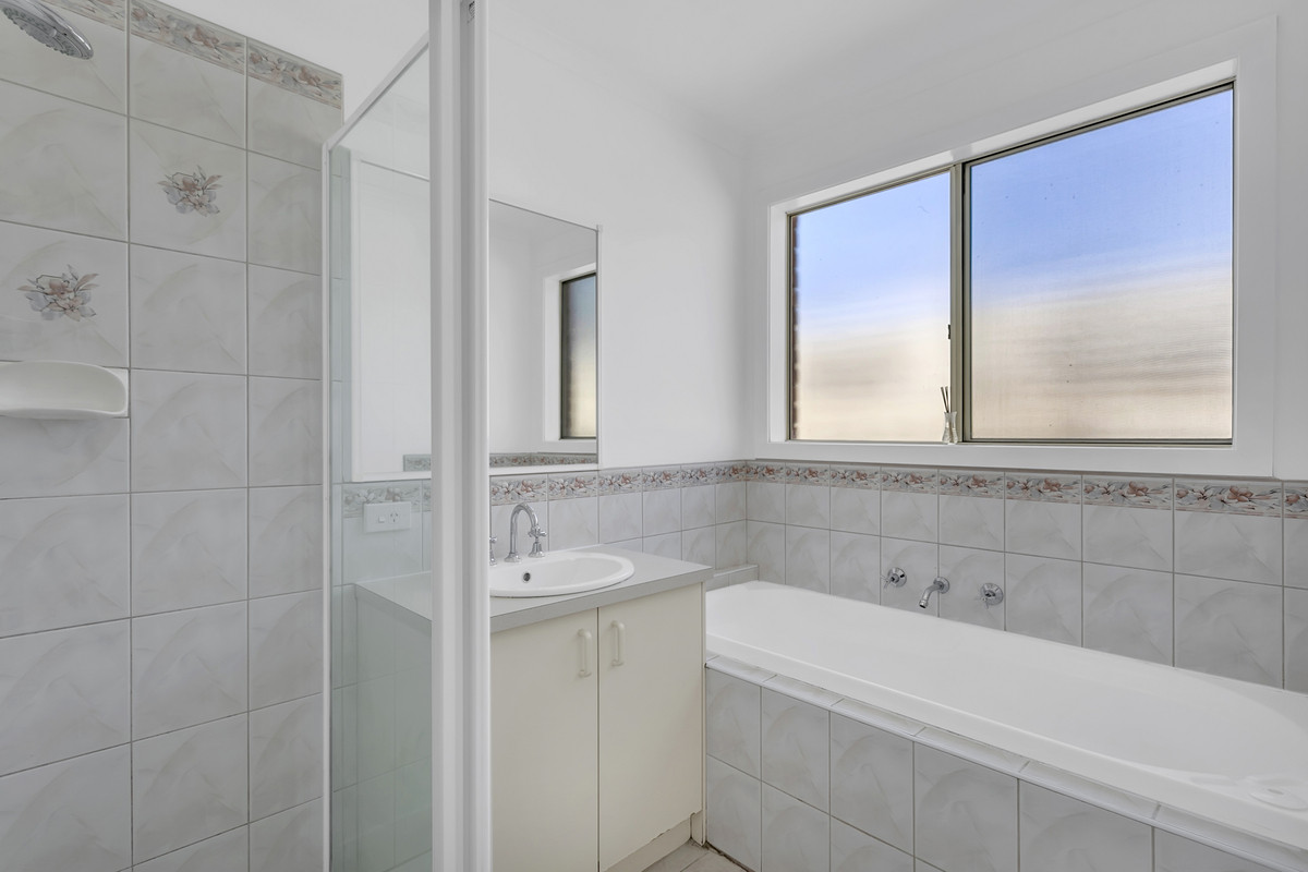 34 Joyce Street, Cranbourne West VIC 3977, Cranbourne West - Thumbnail 7