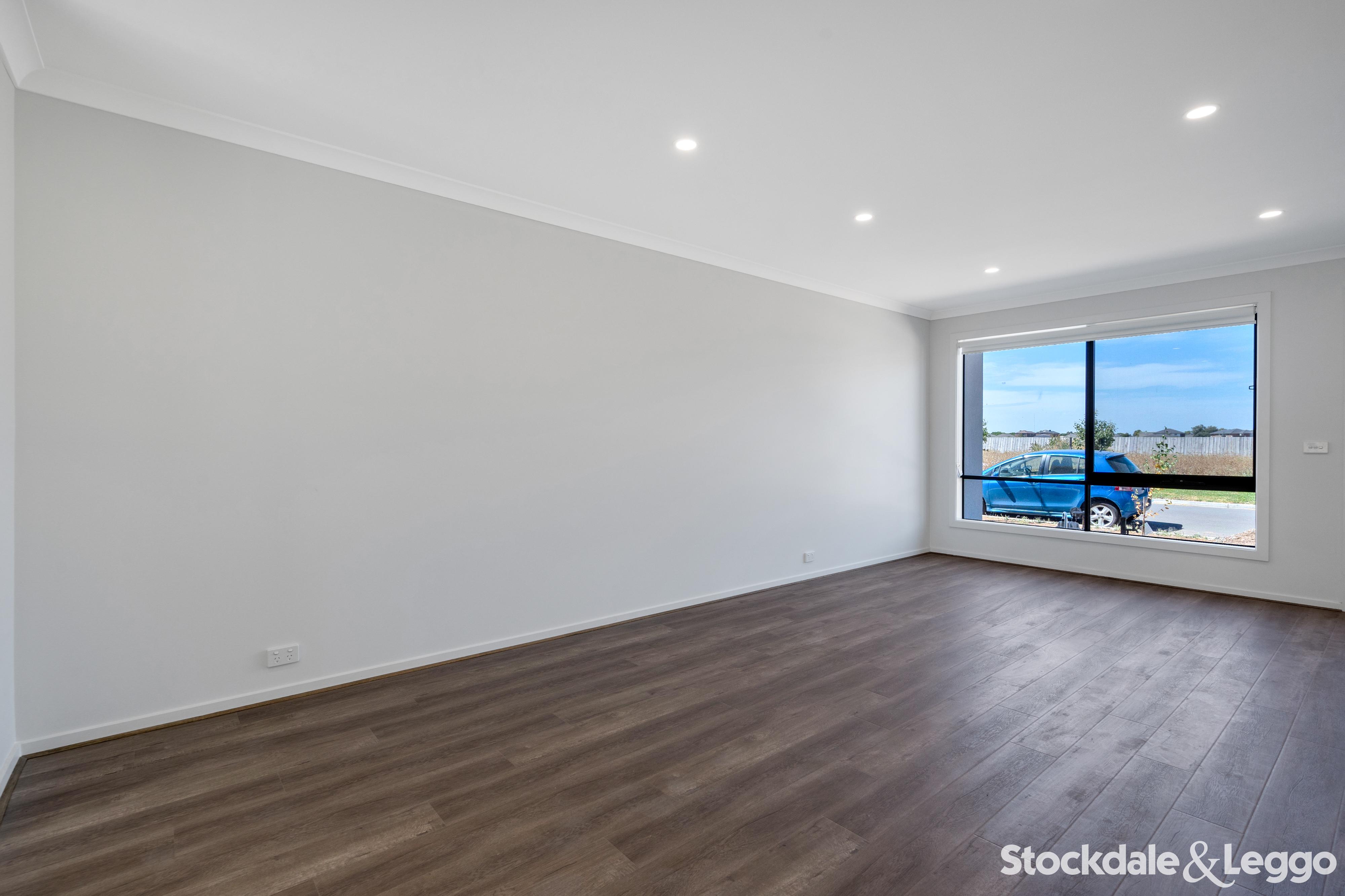 48 Isherwood Road, Deanside VIC, Deanside - Thumbnail 2
