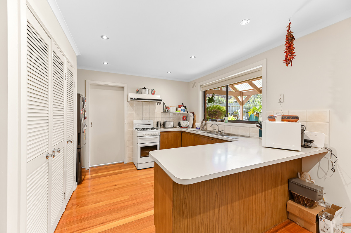 8 Linton Court, Berwick VIC 3806, Berwick - Thumbnail 4