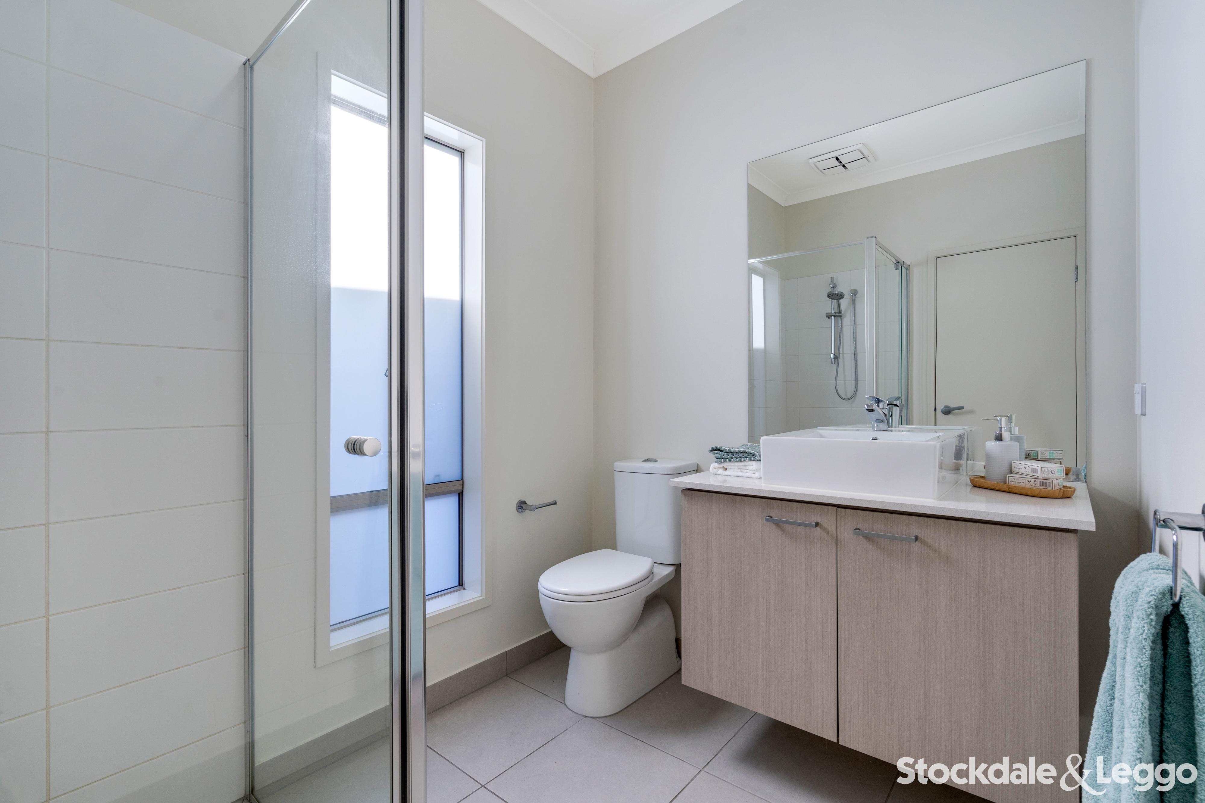 6 Coolamon Drive, Craigieburn VIC, Craigieburn - Thumbnail 6