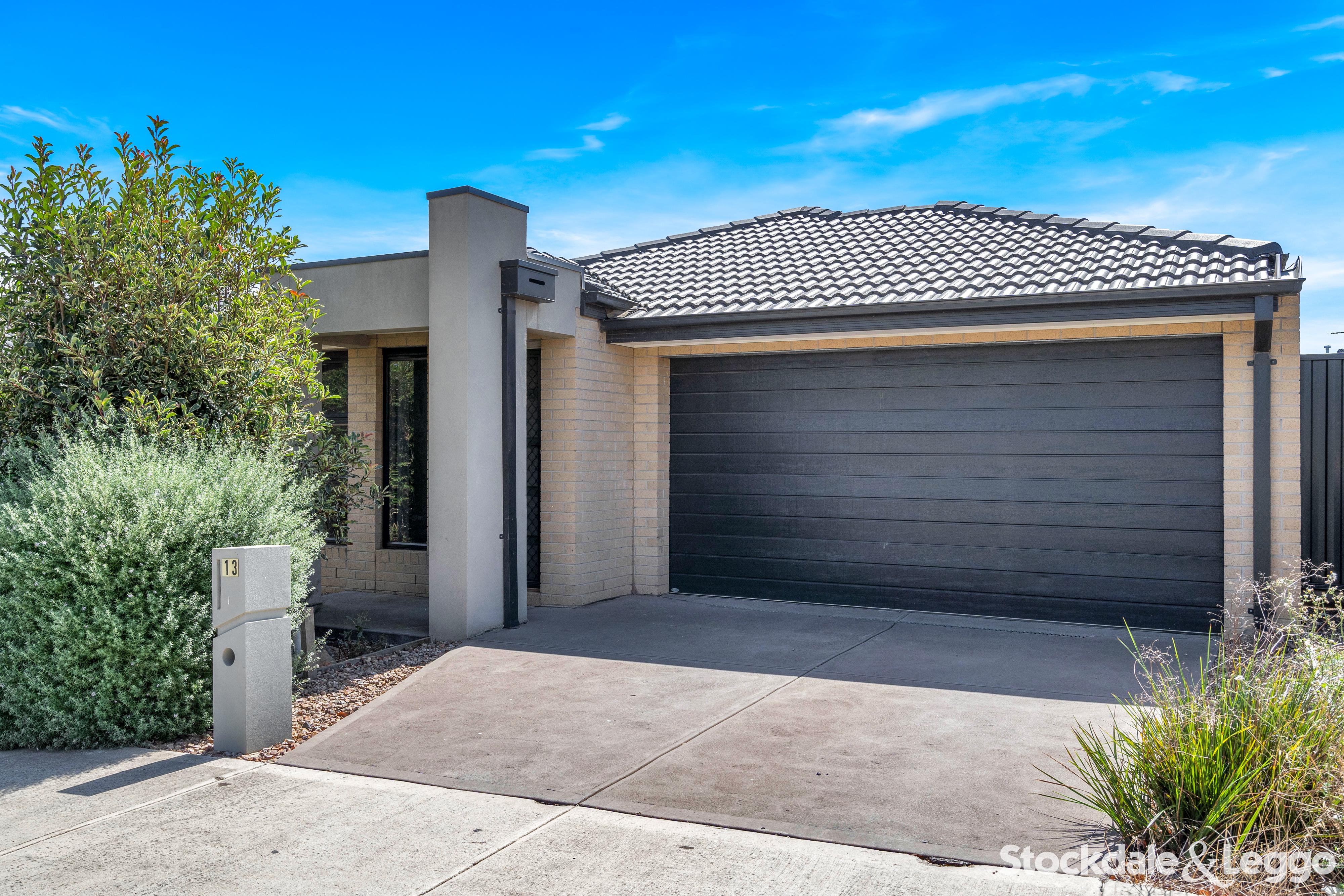 17 Shippens Crescent, Wollert VIC, Wollert - Thumbnail 3