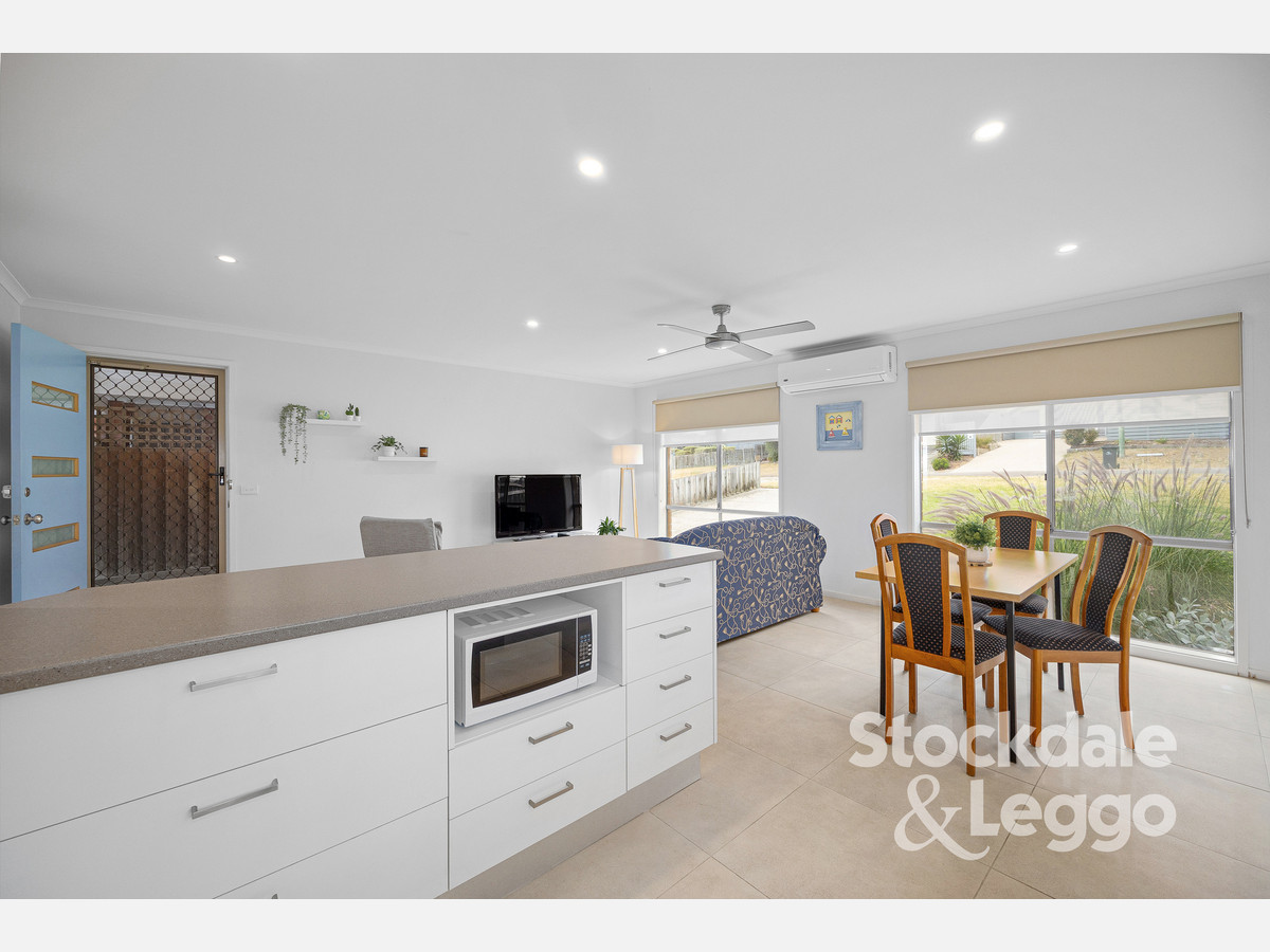 52 Eighth Avenue, Rosebud VIC 3939, Rosebud - Thumbnail 3