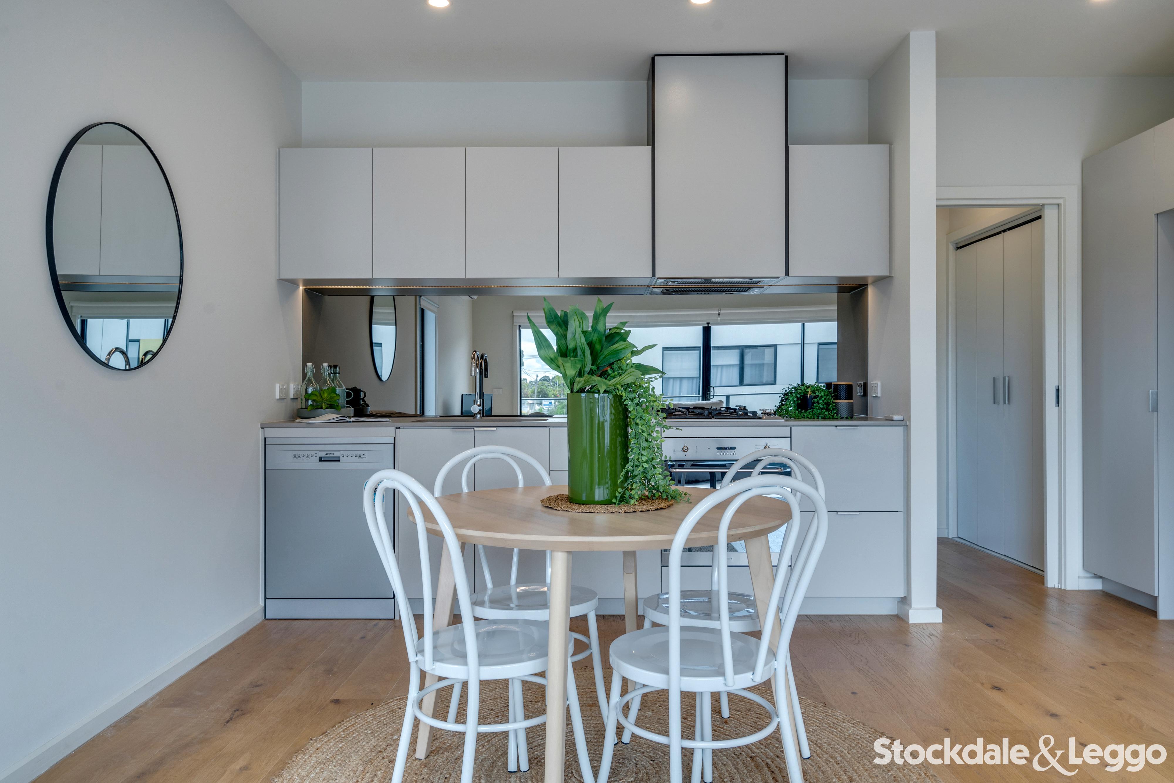 2 Poble Walk, Avondale Heights VIC, Avondale Heights - Thumbnail 5
