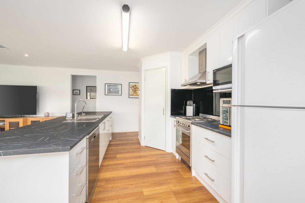 7 Rocklands Crescent, Kialla VIC 3631, Kialla - Thumbnail 2