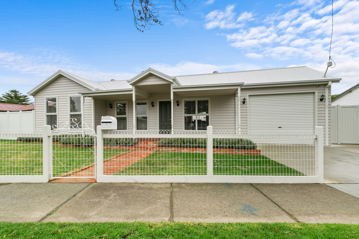 4 Johnson Crescent, Traralgon VIC 3844, Traralgon - Thumbnail 2