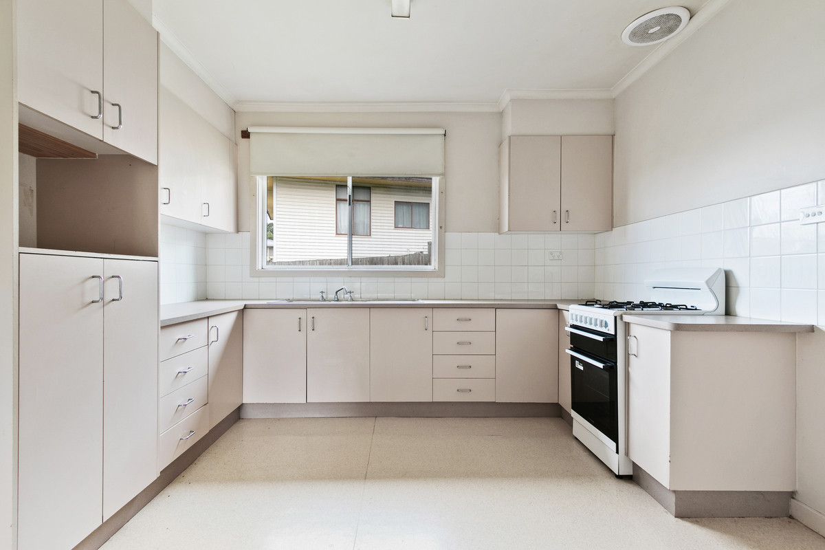 6 Dunbar Avenue, Morwell VIC 3840, Morwell - Thumbnail 2
