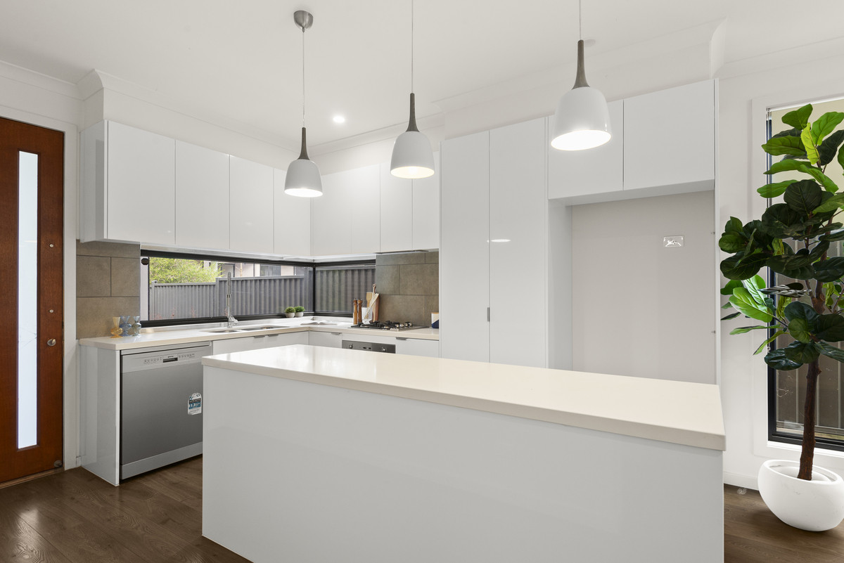 9 Milton Crescent, Box Hill South VIC 3128, Box Hill South - Thumbnail 4