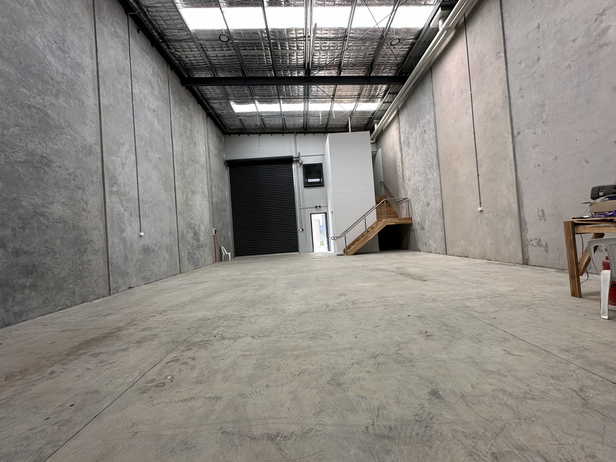 2 / 3 Hampden Road, Cranbourne West VIC 3977, Cranbourne West - Thumbnail 5