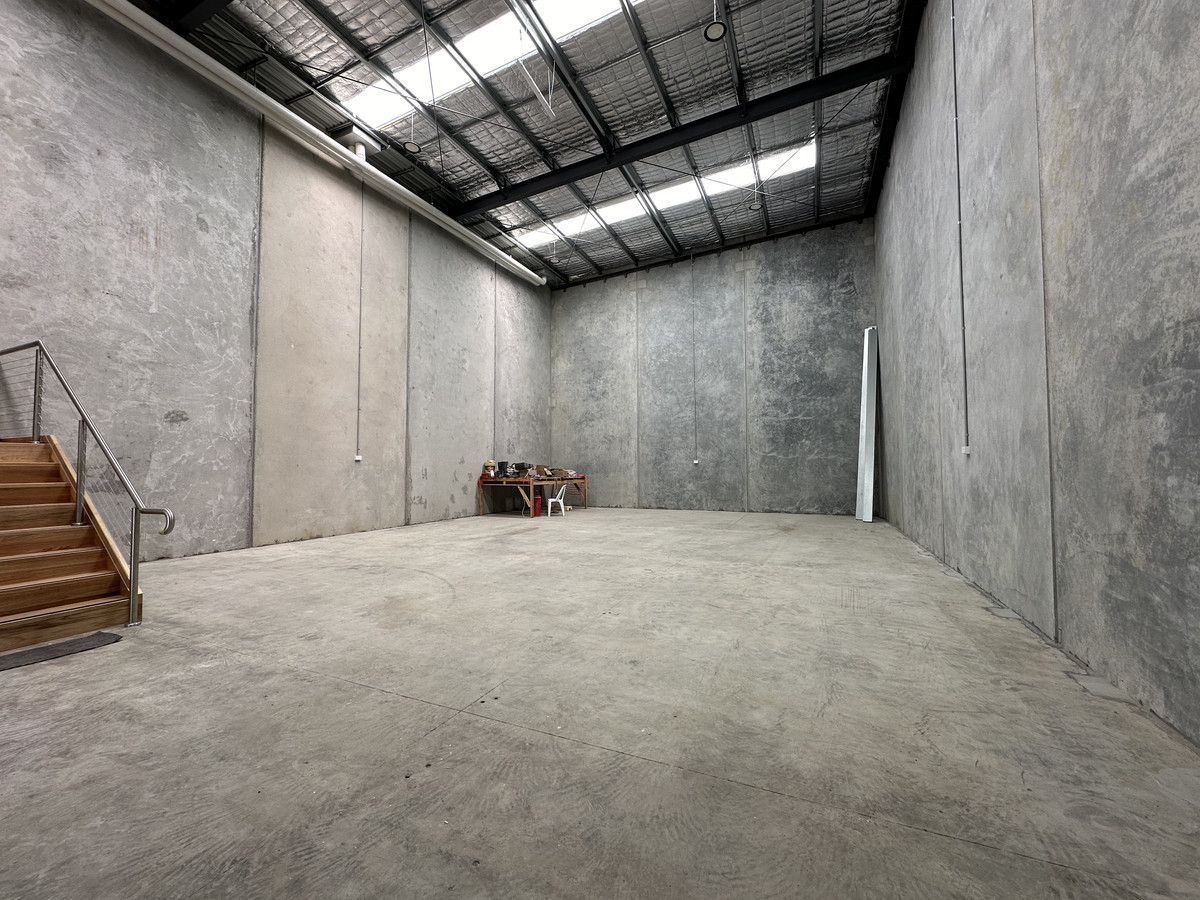 2 / 3 Hampden Road, Cranbourne West VIC 3977, Cranbourne West - Thumbnail 6
