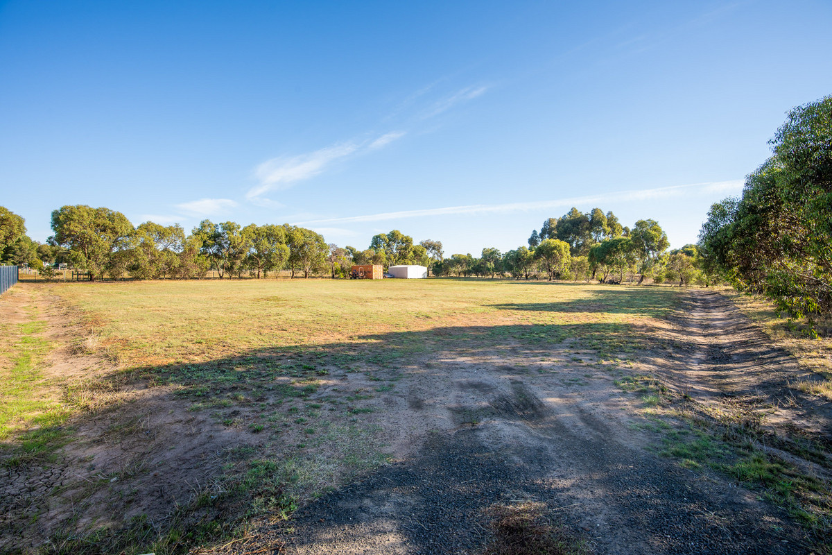 29 Yverdon Drive, Bannockburn VIC 3331, Bannockburn - Thumbnail 2