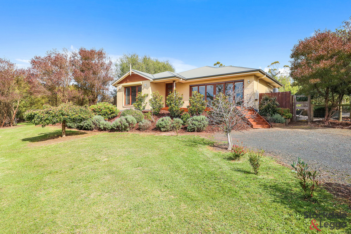 18 Josephine Crescent, MIRBOO NORTH VIC 3871, Mirboo North - Thumbnail 2