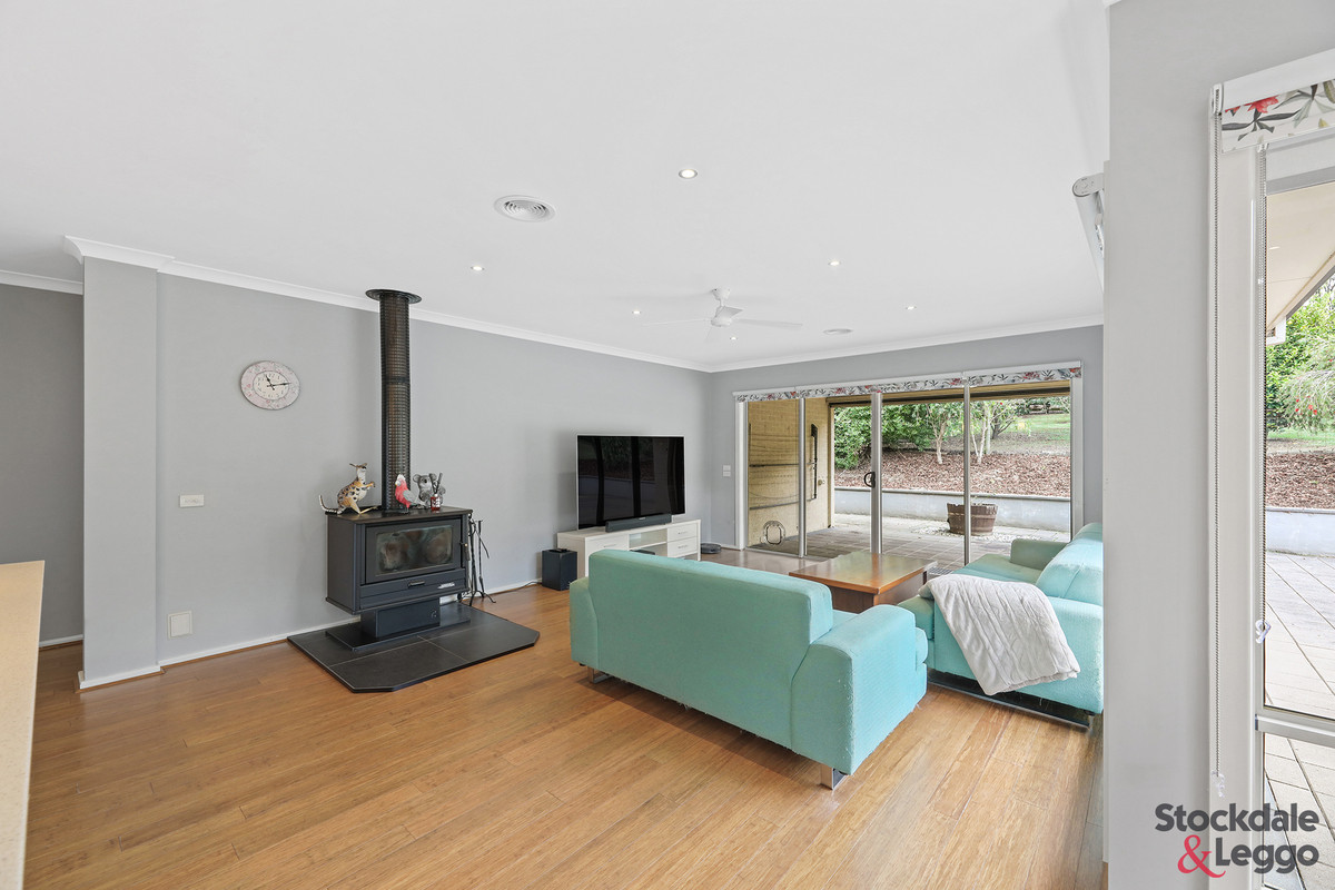 18 Josephine Crescent, MIRBOO NORTH VIC 3871, Mirboo North - Thumbnail 7