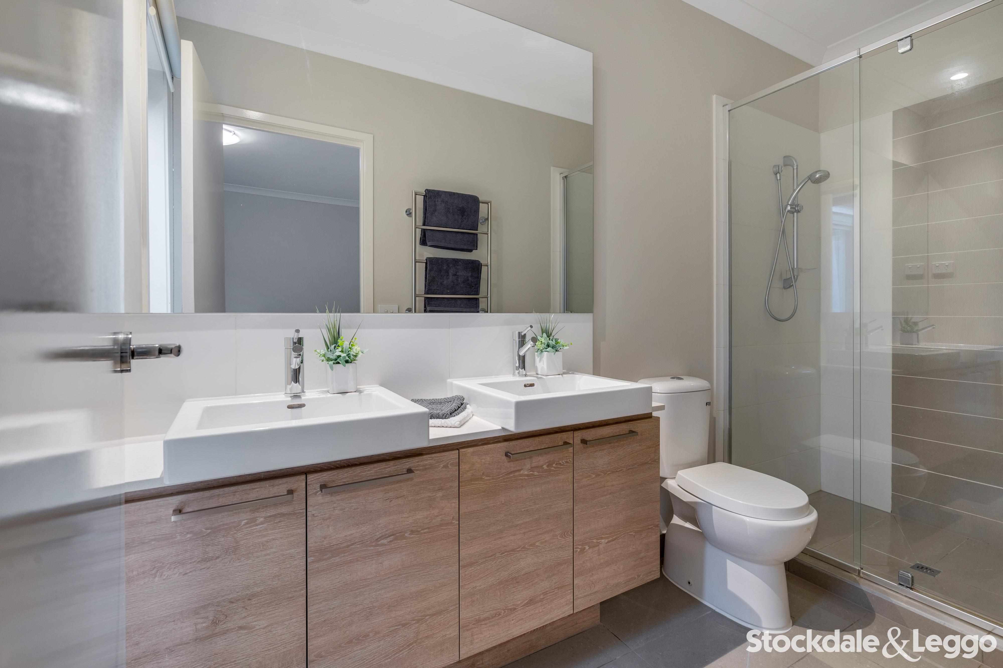 8 Paxton Street, Craigieburn VIC, Craigieburn - Thumbnail 6