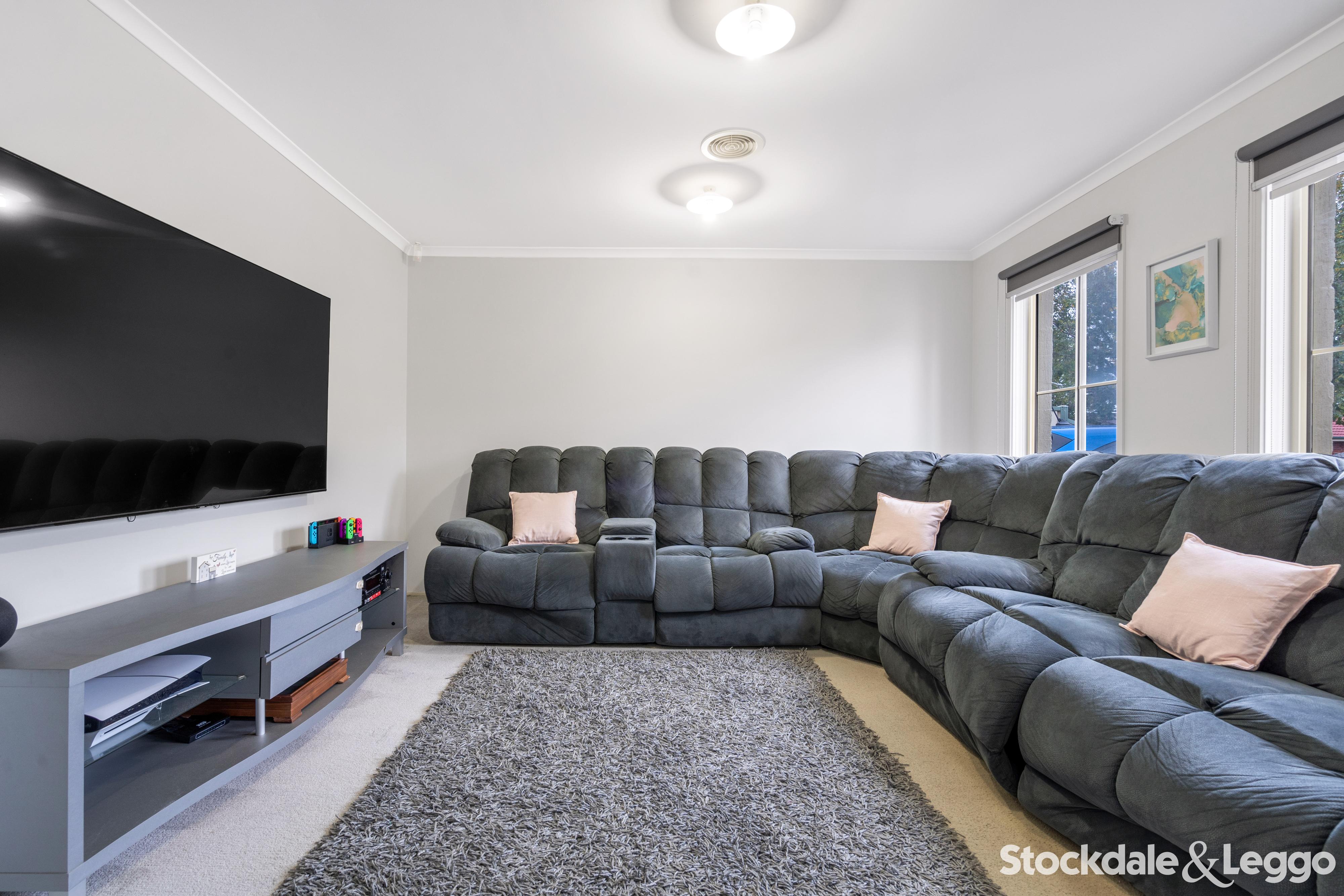 5 Tigris Court, Roxburgh Park VIC, Roxburgh Park - Thumbnail 2