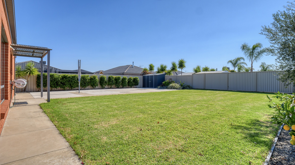 2 Coorong Court, KIALLA VIC 3631, Kialla - Thumbnail 3