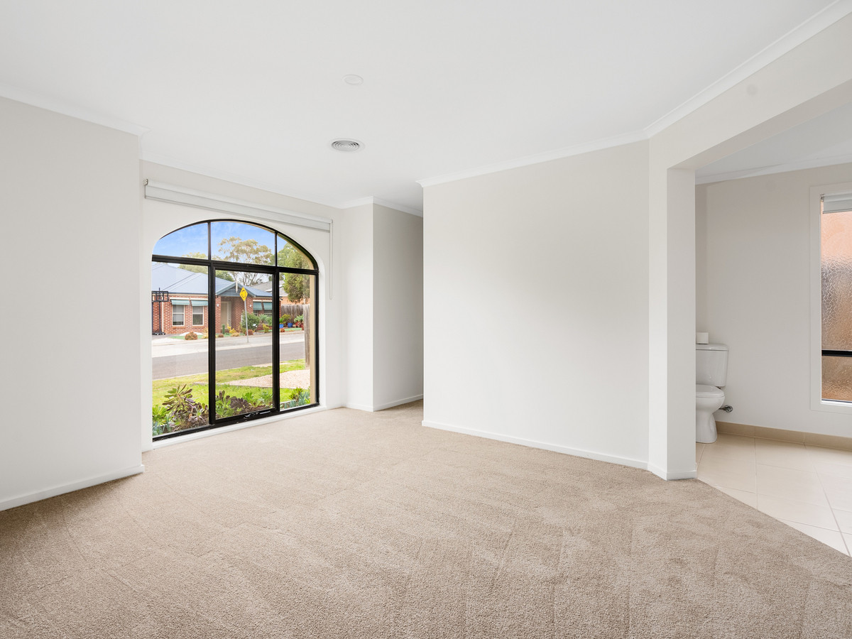 3 Duval Drive, Maddingley VIC 3340, Maddingley - Thumbnail 2