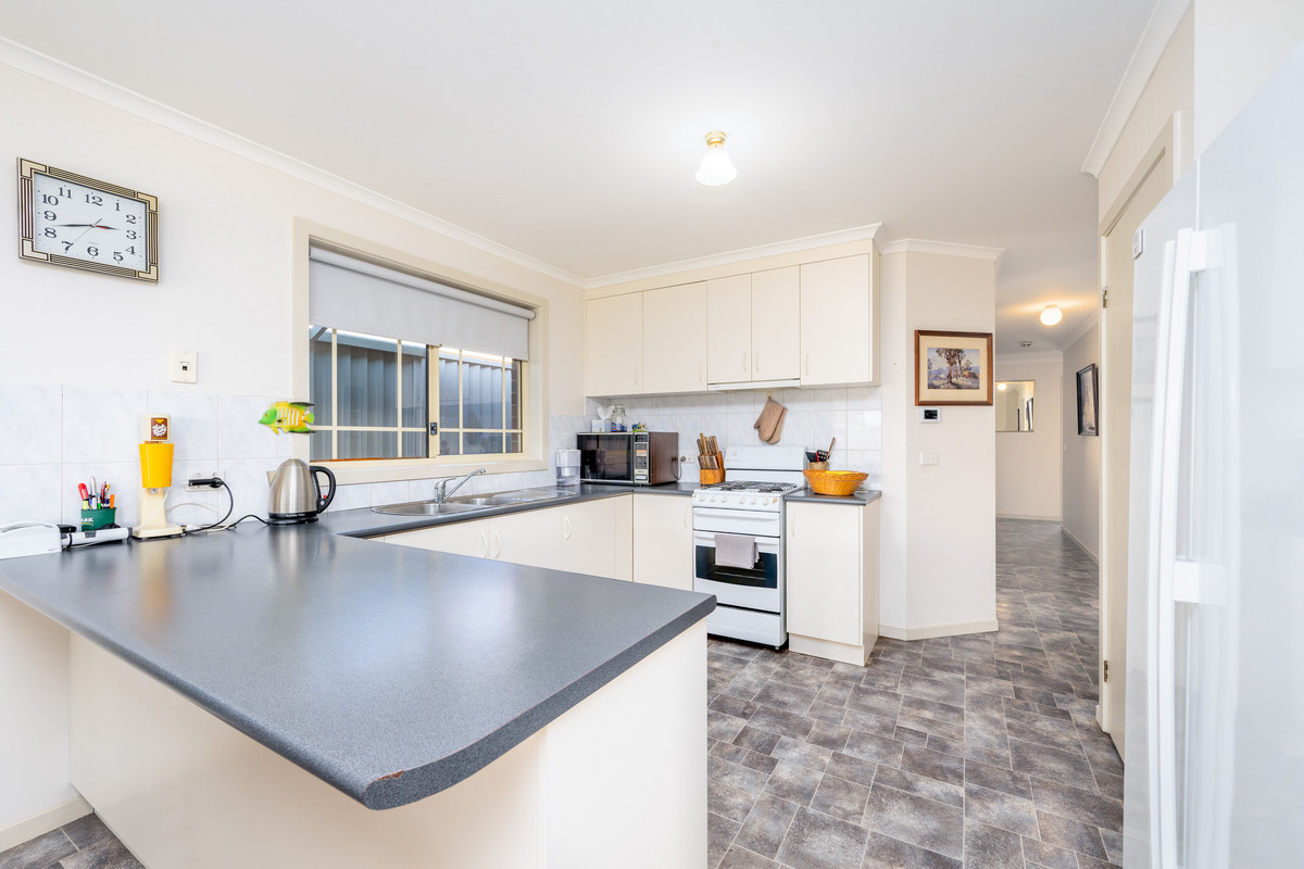 38 Helmer Street, Mooroopna VIC 3629, Mooroopna - Thumbnail 2