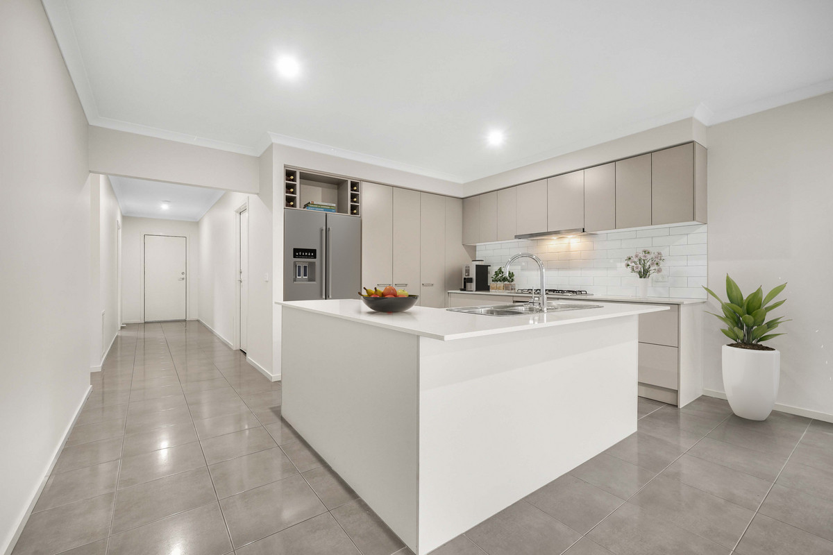 15 Fairywren Street, Pakenham VIC 3810, Pakenham - Thumbnail 4