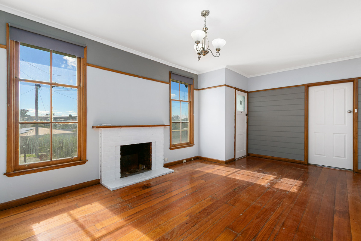 16 Livingstone Street, Morwell VIC 3840, Morwell - Thumbnail 2