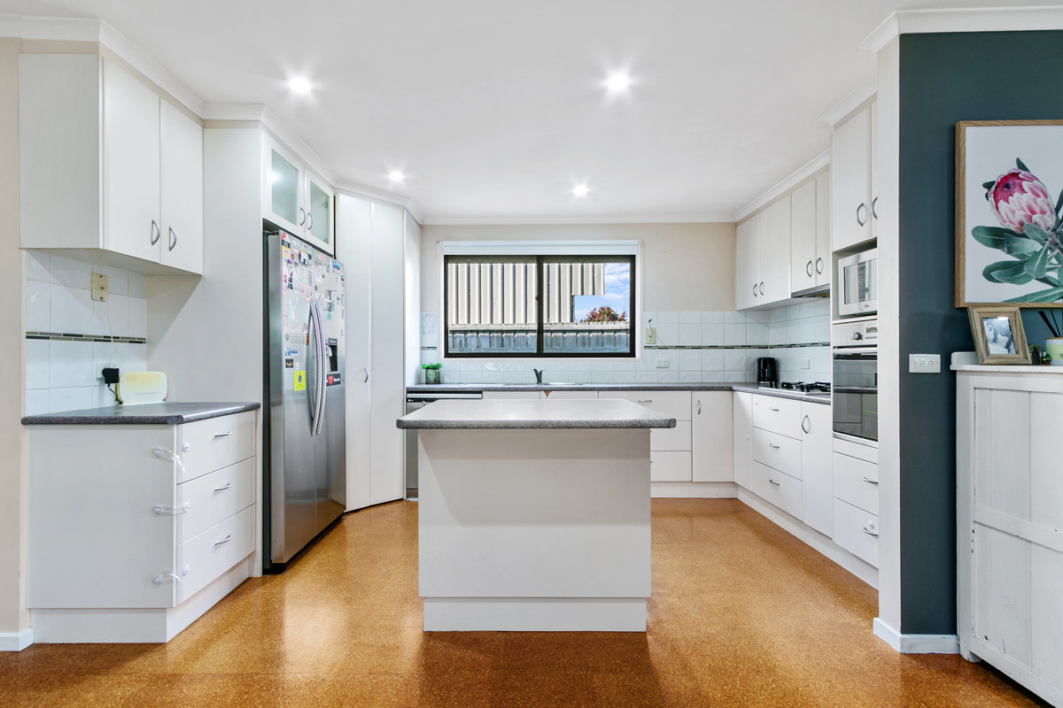 2 Karlo Court, Morwell VIC 3840, Morwell - Thumbnail 2