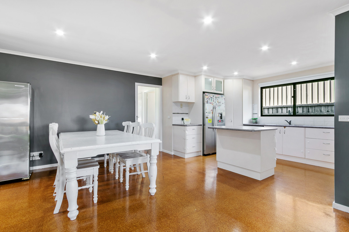 2 Karlo Court, Morwell VIC 3840