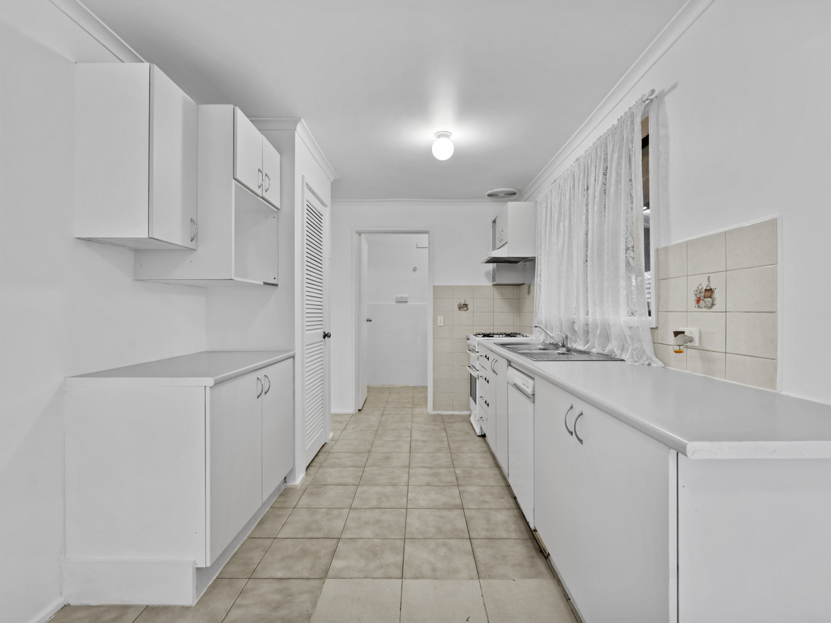 33 James Cook Drive, Melton West VIC 3337, Melton West - Thumbnail 4