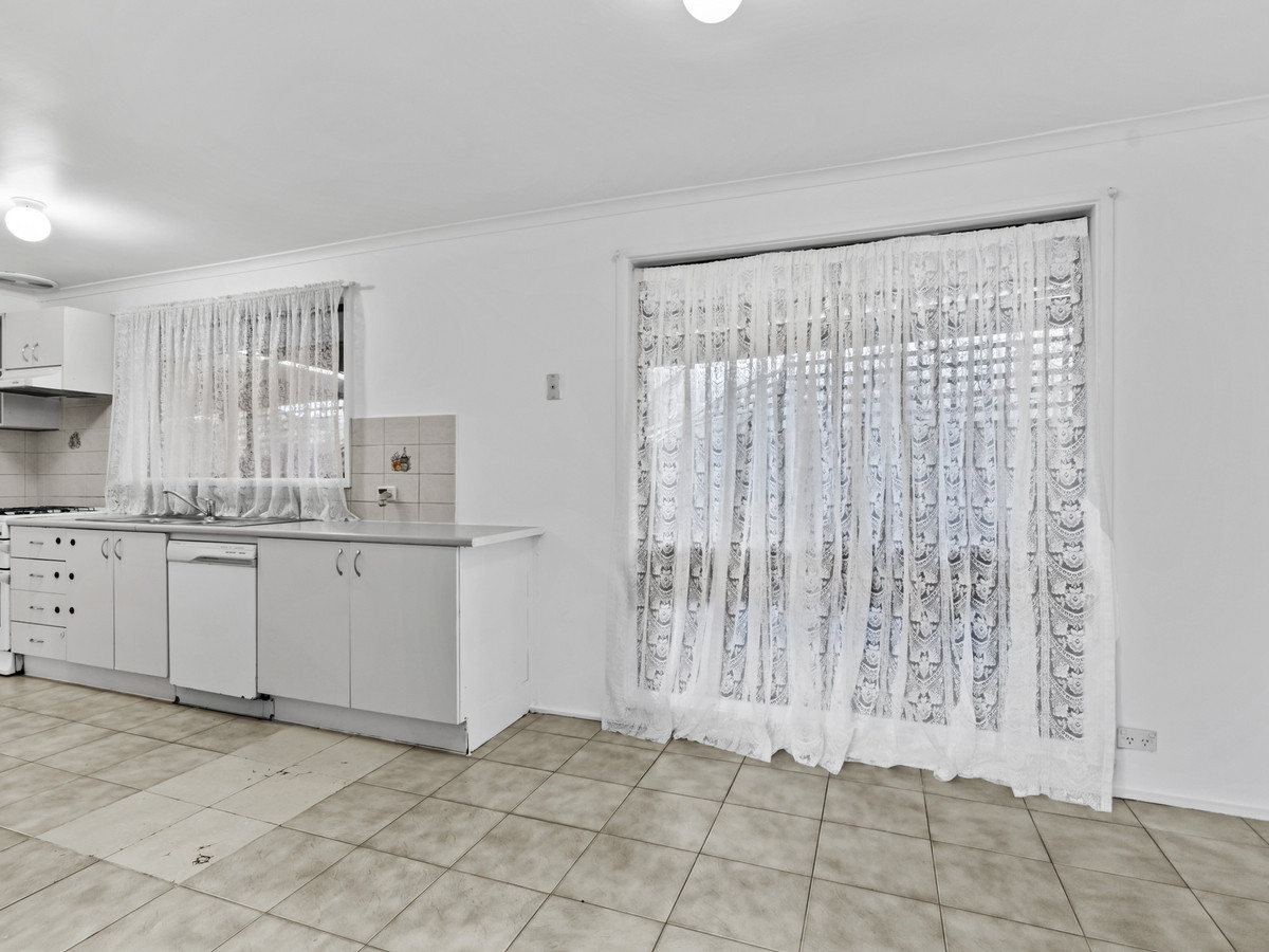 33 James Cook Drive, Melton West VIC 3337, Melton West - Thumbnail 5