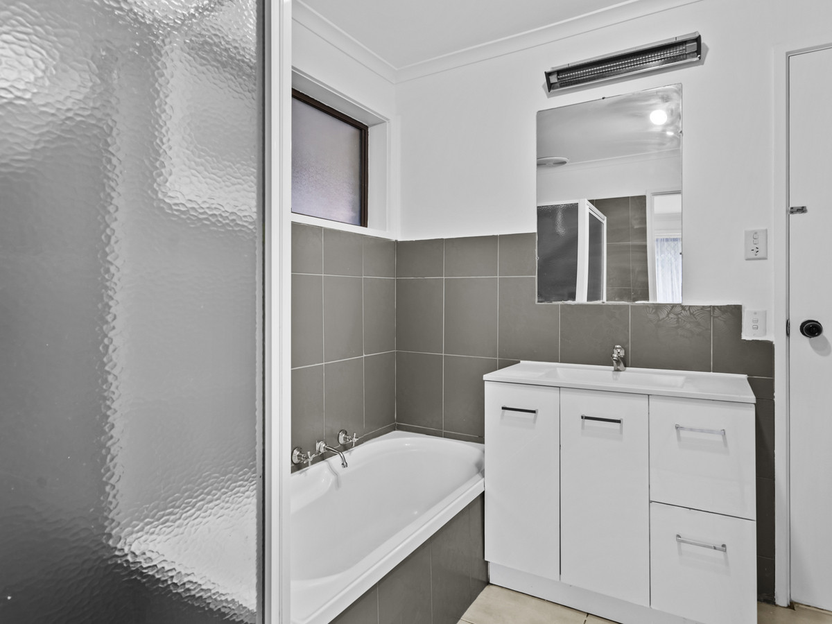 33 James Cook Drive, Melton West VIC 3337, Melton West - Thumbnail 8