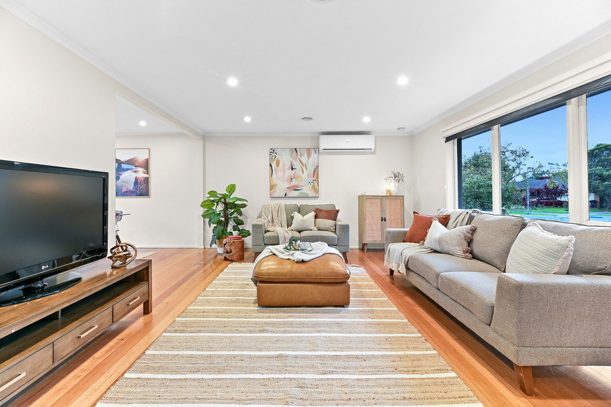 21 Ambleside Crescent, Berwick VIC 3806, Berwick - Thumbnail 3