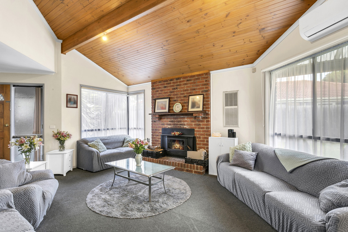 5 Yew Court, Cranbourne North VIC 3977, Cranbourne North - Thumbnail 2