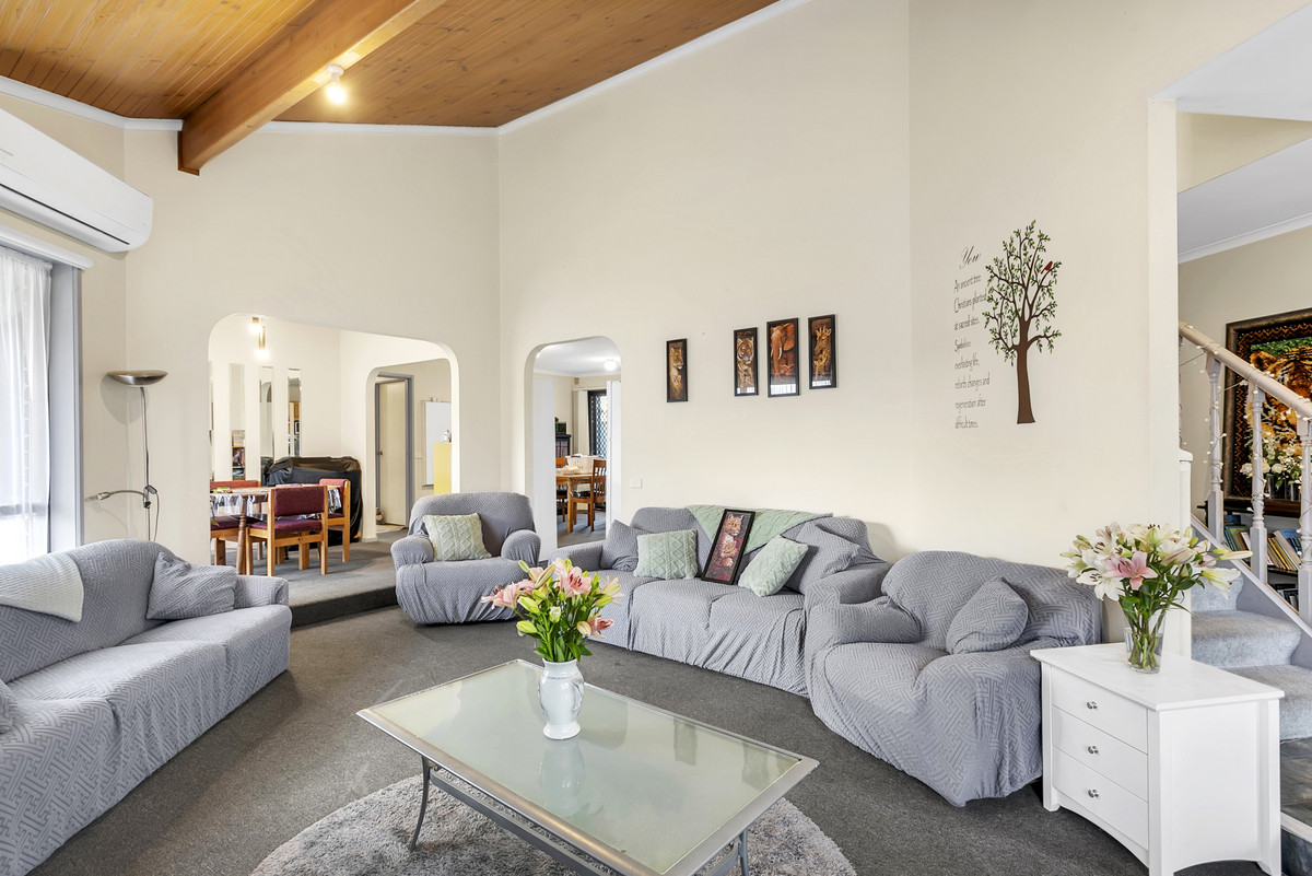 5 Yew Court, Cranbourne North VIC 3977, Cranbourne North - Thumbnail 3