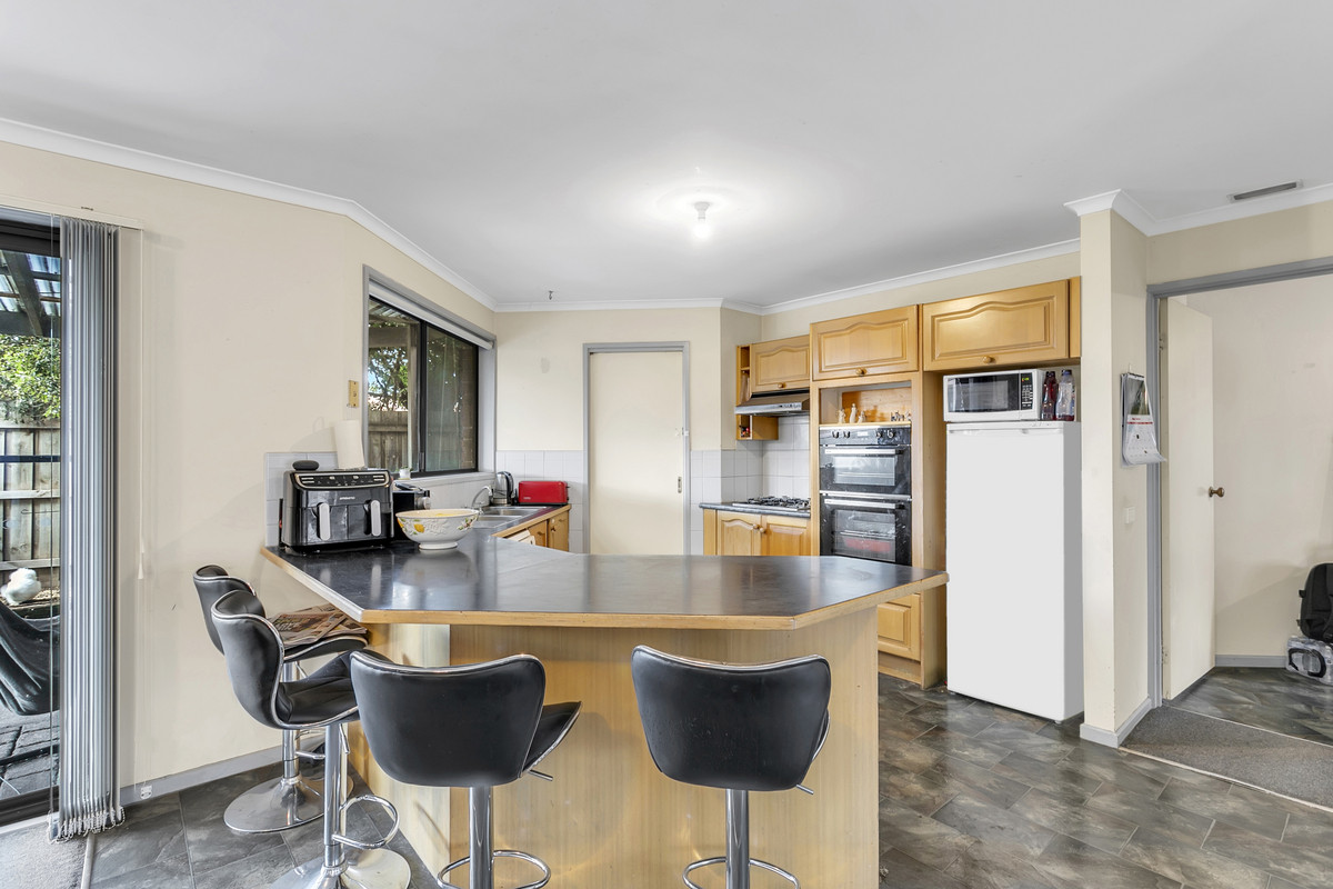 5 Yew Court, Cranbourne North VIC 3977, Cranbourne North - Thumbnail 4