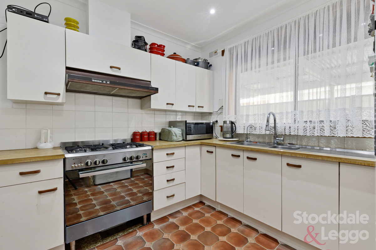 18 Gish Court, Hadfield VIC 3046, Hadfield - Thumbnail 3