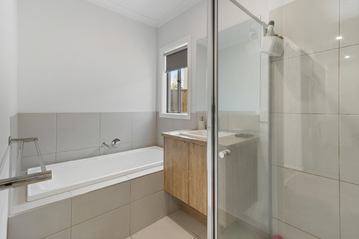8 Viola Drive, Rockbank VIC 3335, Rockbank - Thumbnail 6