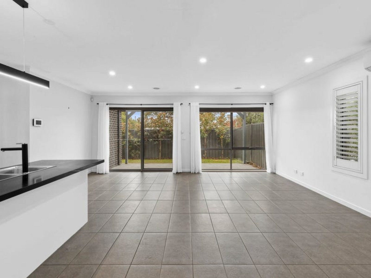 2A Elizabeth Street, ST ALBANS PARK VIC 3219, St Albans Park - Thumbnail 2