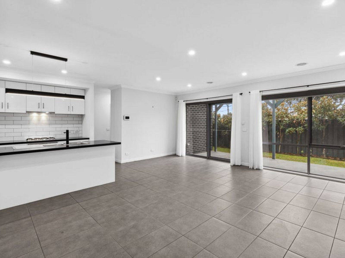 2A Elizabeth Street, ST ALBANS PARK VIC 3219, St Albans Park - Thumbnail 3