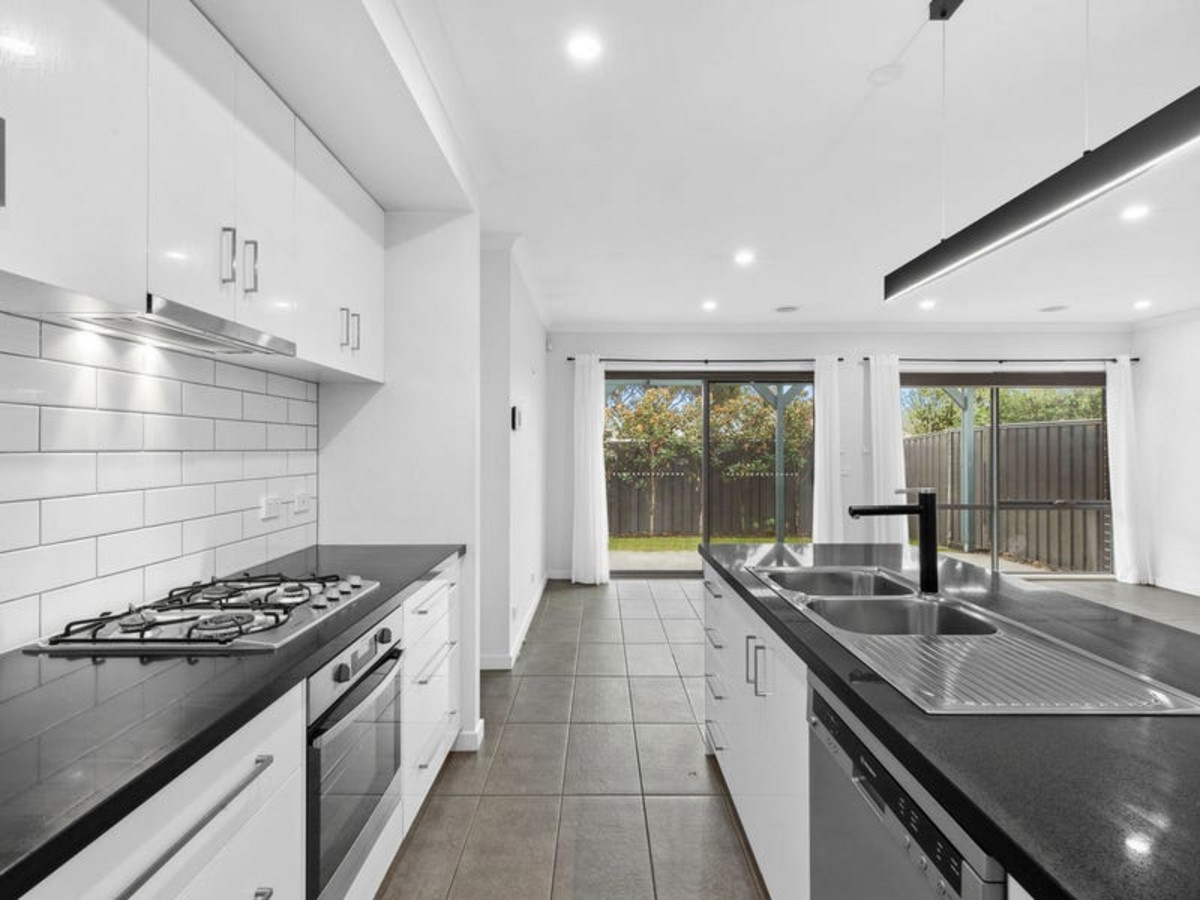 2A Elizabeth Street, ST ALBANS PARK VIC 3219, St Albans Park - Thumbnail 5