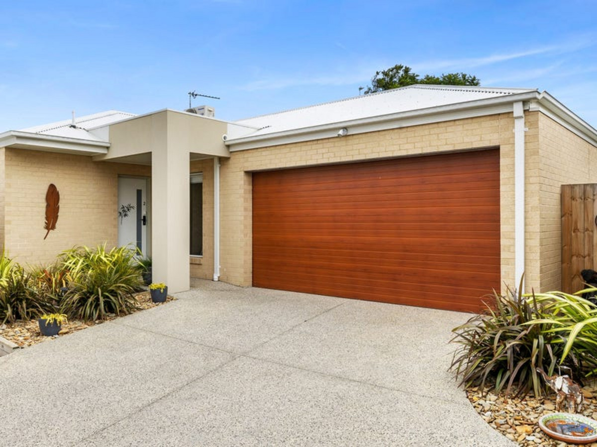 2 / 6 Hazelwood Crescent, LEOPOLD VIC 3224